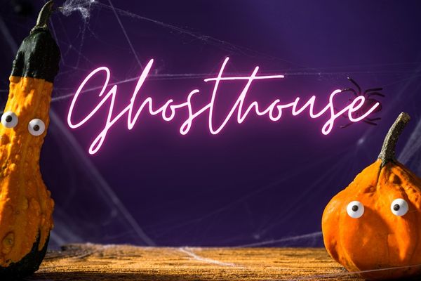 How Neon Enhances U.S. Outdoor BBQ & Patio Spaces