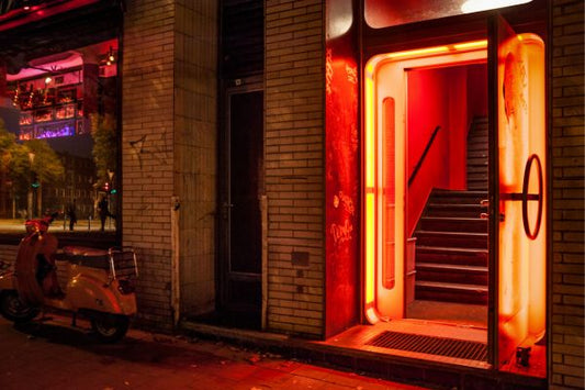 Front Door Lighting Ideas: Brighten Your Entryway with Style & Function