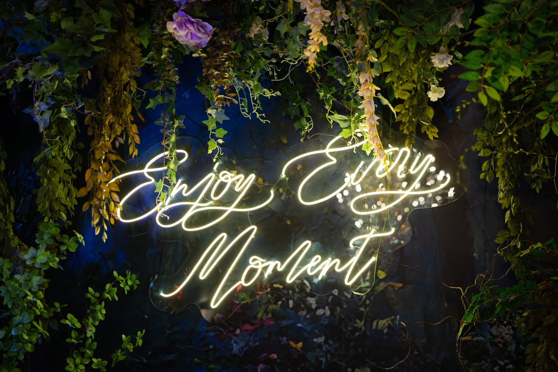 How U.S. Cafés Use Neon to Boost Instagram Engagement